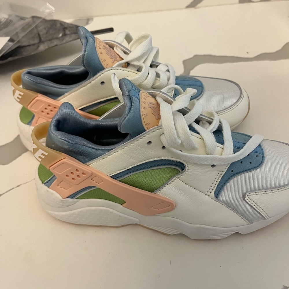 Nike White and Blue Sneakers with Green and Pink Accents